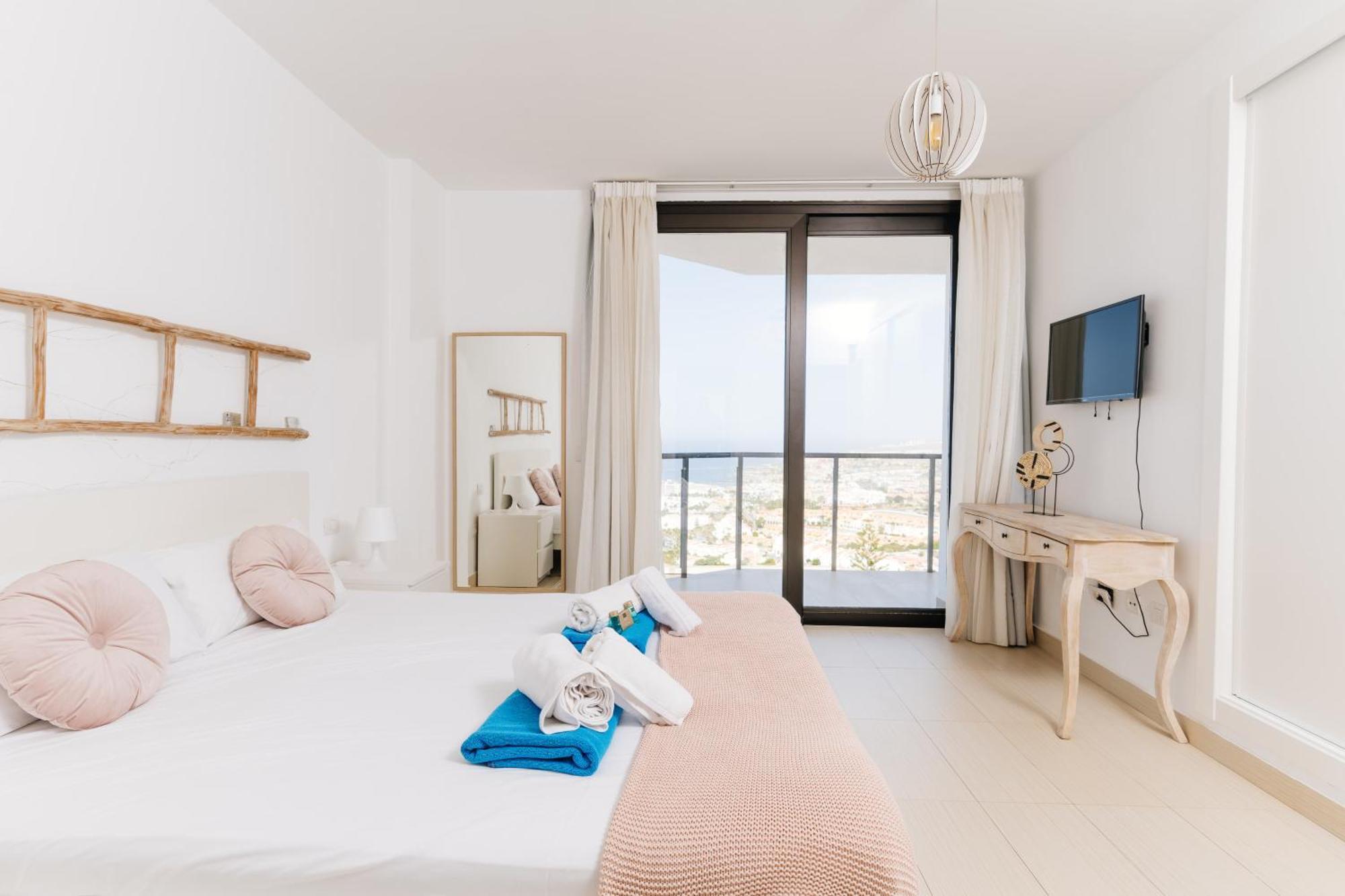 Sunset White Villa - Ocean View, Jakuzzi, Heated Pool, Air-Conditioning, Grill Плая де лас Америкас Екстериор снимка