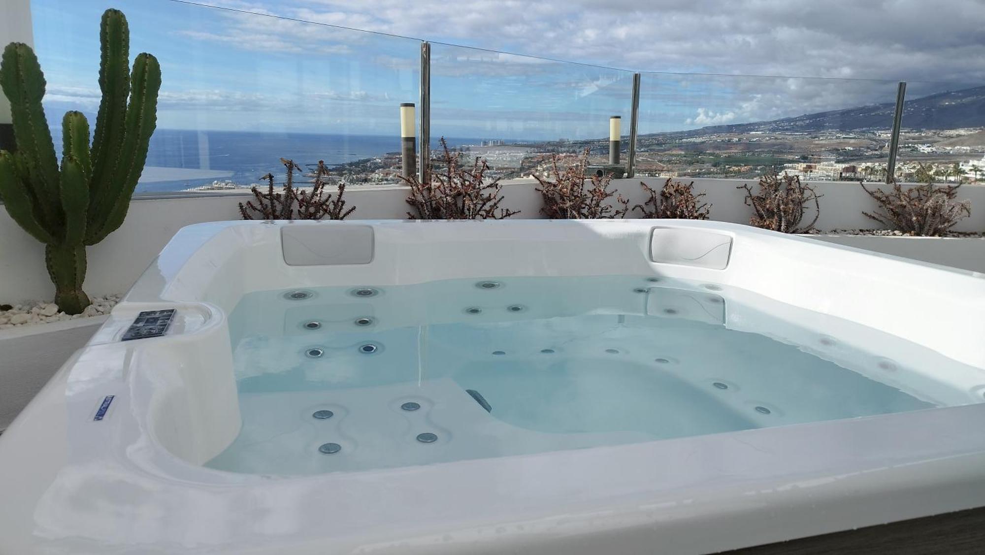 Sunset White Villa - Ocean View, Jakuzzi, Heated Pool, Air-Conditioning, Grill Плая де лас Америкас Екстериор снимка